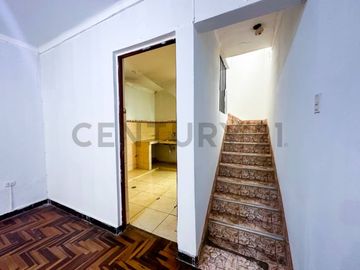 VENDO CASA DE 3 PISOS TIPO CHALET 124 M2 - SAN MARTIN DE PORRES