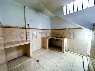 VENDO CASA DE 3 PISOS TIPO CHALET 124 M2 - SAN MARTIN DE PORRES