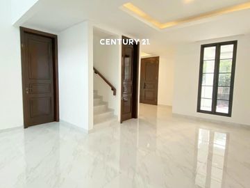 Rumah Mewah Ada Swimming Pool Di Sektor 9 Bintaro Am 17381