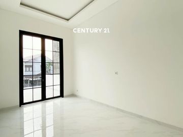Rumah Mewah Ada Swimming Pool Di Sektor 9 Bintaro Am 17381