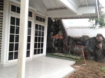 Rumah di Jl. Kartika Pinang Pondok Indah, Jakarta Selatan