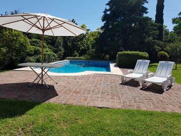 Hermosa Casa Quinta - Zona Céntrica Garin - 2 Cuadras Panamericana - Sobre Asfalto - Lote 1500 mts. - Pileta -