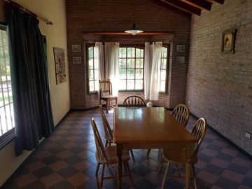Hermosa Casa Quinta - Zona Céntrica Garin - 2 Cuadras Panamericana - Sobre Asfalto - Lote 1500 mts. - Pileta -
