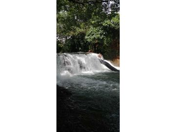 VENDO SITIO TURISTICO CON QUEBBRADA  DE AGUA