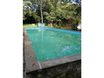 VENDO SITIO TURISTICO CON QUEBBRADA  DE AGUA
