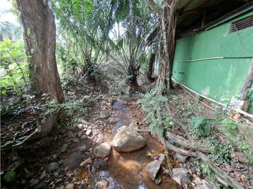 VENDO SITIO TURISTICO CON QUEBBRADA  DE AGUA
