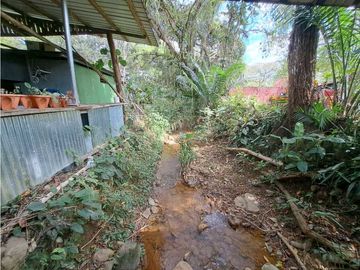 VENDO SITIO TURISTICO CON QUEBBRADA  DE AGUA