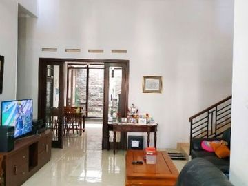 Rumah Bagus Luas 182 di Villa Puncak Tidar kota Malang