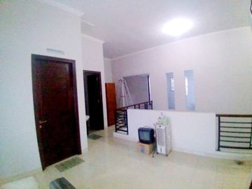 Rumah Bagus Luas 182 di Villa Puncak Tidar kota Malang