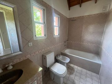 Casa en venta en barrio La Casualidad Pilar