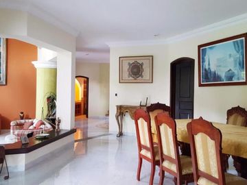 En fraccionamiento exclusivo de 14 casas lago cancha de tenis