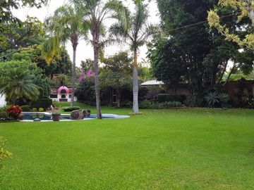 En fraccionamiento exclusivo de 14 casas lago cancha de tenis