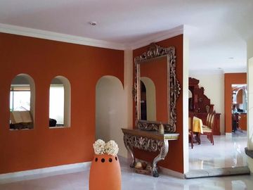 En fraccionamiento exclusivo de 14 casas lago cancha de tenis