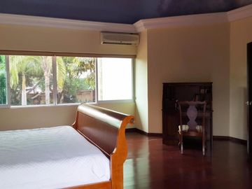 En fraccionamiento exclusivo de 14 casas lago cancha de tenis