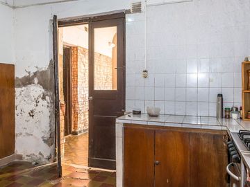 CASA A RECICLAR VENTA MICROCENTRO 293M2