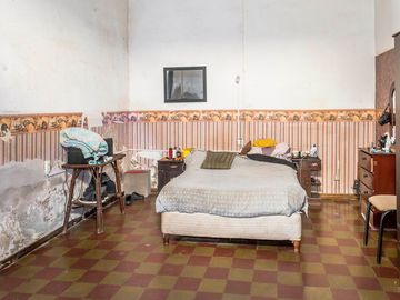 CASA A RECICLAR VENTA MICROCENTRO 293M2