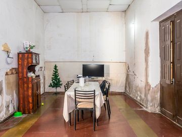 CASA A RECICLAR VENTA MICROCENTRO 293M2