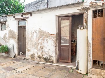 CASA A RECICLAR VENTA MICROCENTRO 293M2