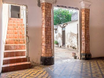 CASA A RECICLAR VENTA MICROCENTRO 293M2
