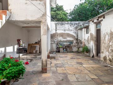 CASA A RECICLAR VENTA MICROCENTRO 293M2