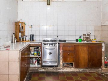 CASA A RECICLAR VENTA MICROCENTRO 293M2