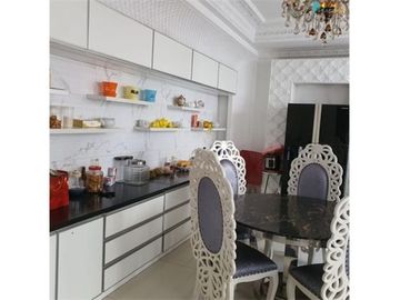 Rumah mewah dengan kolam renang di kemayoran dekat ITC cempaka mas