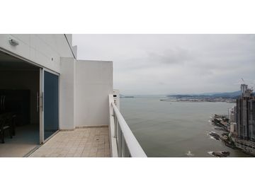 REMATE PENTHOUSE EN PUNTA PACIFICA - 2 PISOS COMPLETOS FRENTE AL MAR