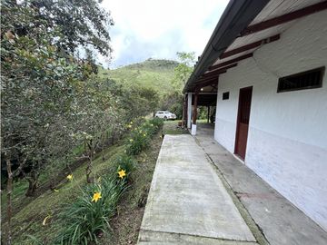 VENTA DE FINCA, FILANDIA, QUINDIO, COLOMBIA.