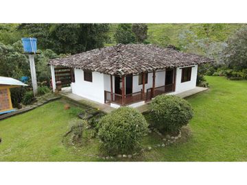 VENTA DE FINCA, FILANDIA, QUINDIO, COLOMBIA.