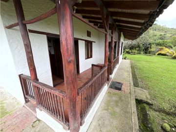 VENTA DE FINCA, FILANDIA, QUINDIO, COLOMBIA.
