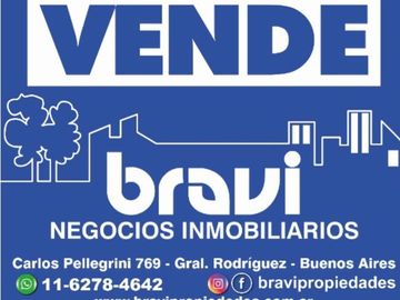 Excelente esquina en  Gral Rodriguez  Importante Chalet con pileta y  Parrilla sobre 870 m2 de terreno.