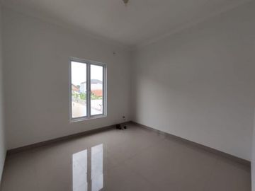 Rumah strategis Dekat jalan, Free biaya,bonus AC,pagar,cek ah
