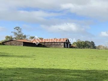 BAJO DE PRECIO Parcela con 3 Galpones en Venta Puerto Varas