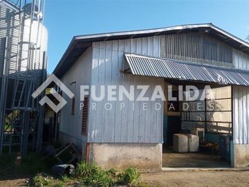 BAJO DE PRECIO Parcela con 3 Galpones en Venta Puerto Varas