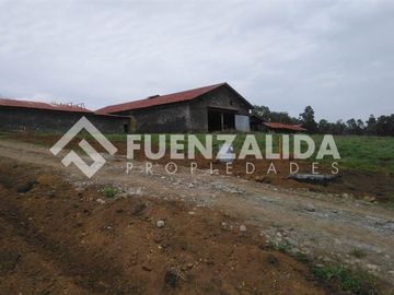 BAJO DE PRECIO Parcela con 3 Galpones en Venta Puerto Varas