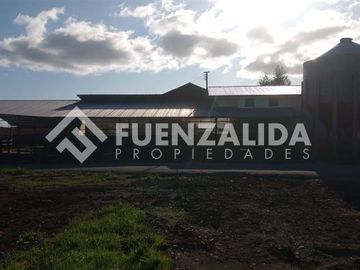 BAJO DE PRECIO Parcela con 3 Galpones en Venta Puerto Varas