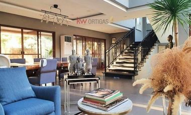 House and Lot in Lindenwood Residences