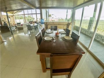 SE VENDE CASA EN ALTOS DE CERRO AZUL