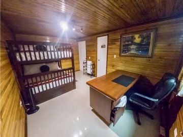 SE VENDE CASA EN ALTOS DE CERRO AZUL