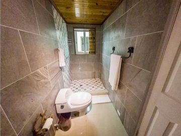 SE VENDE CASA EN ALTOS DE CERRO AZUL