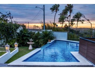 SE VENDE CASA EN ALTOS DE CERRO AZUL