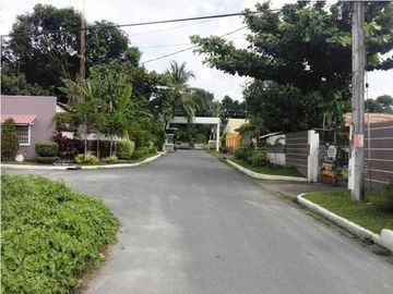 Commercial Lot with Improvements for Sale Located in Malaban