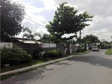Commercial Lot with Improvements for Sale Located in Malaban