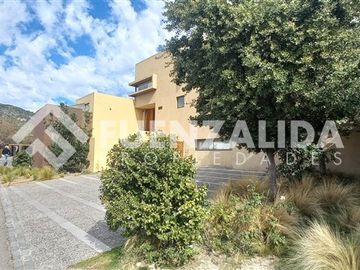 Casa en venta de 7 dorm. en Lo Barnechea