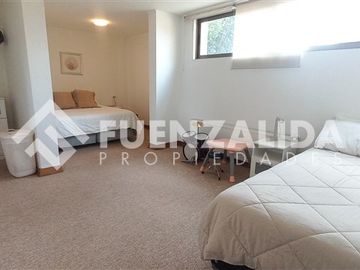 Casa en venta de 7 dorm. en Lo Barnechea