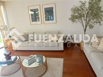 Casa en venta de 7 dorm. en Lo Barnechea