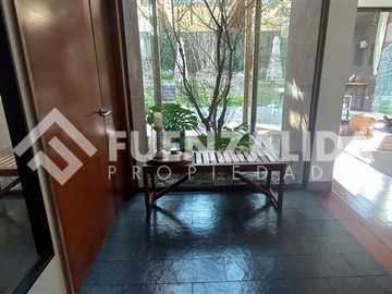 Casa en venta de 7 dorm. en Lo Barnechea