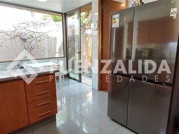 Casa en venta de 7 dorm. en Lo Barnechea