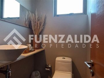 Casa en venta de 7 dorm. en Lo Barnechea