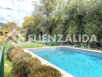 Casa en venta de 7 dorm. en Lo Barnechea